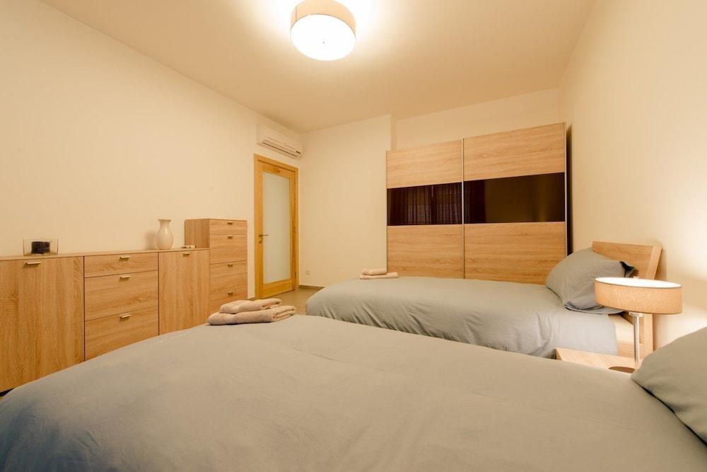 Seaview Apt Incl Pool in Sliema 2