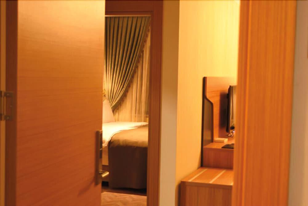 Ak Life Hotel & Suit 2