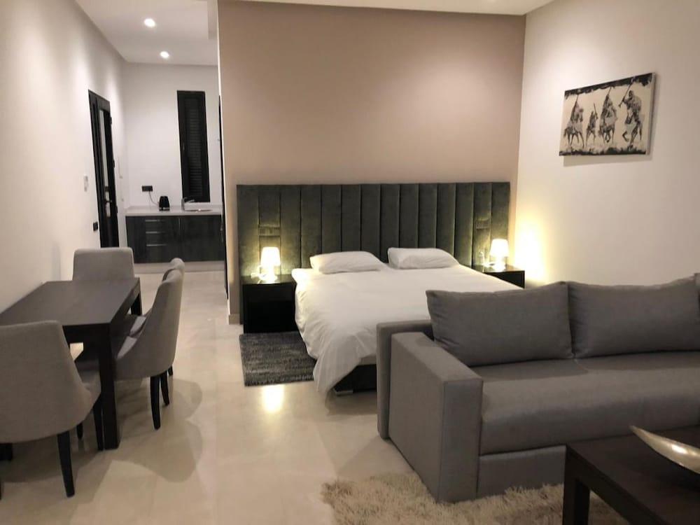 Studio Avec Piscine Privee 1