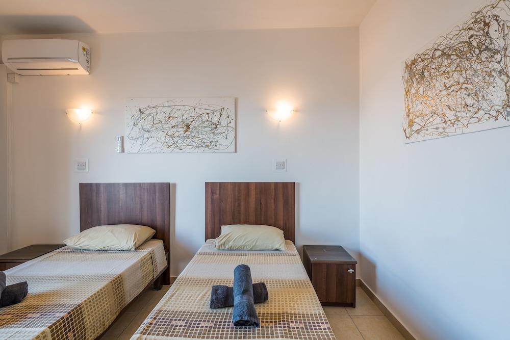 Summer Breeze Comfort Apartments by Getaways Malta 2