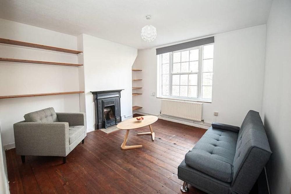 Central London 2br Apartment in Waterloo