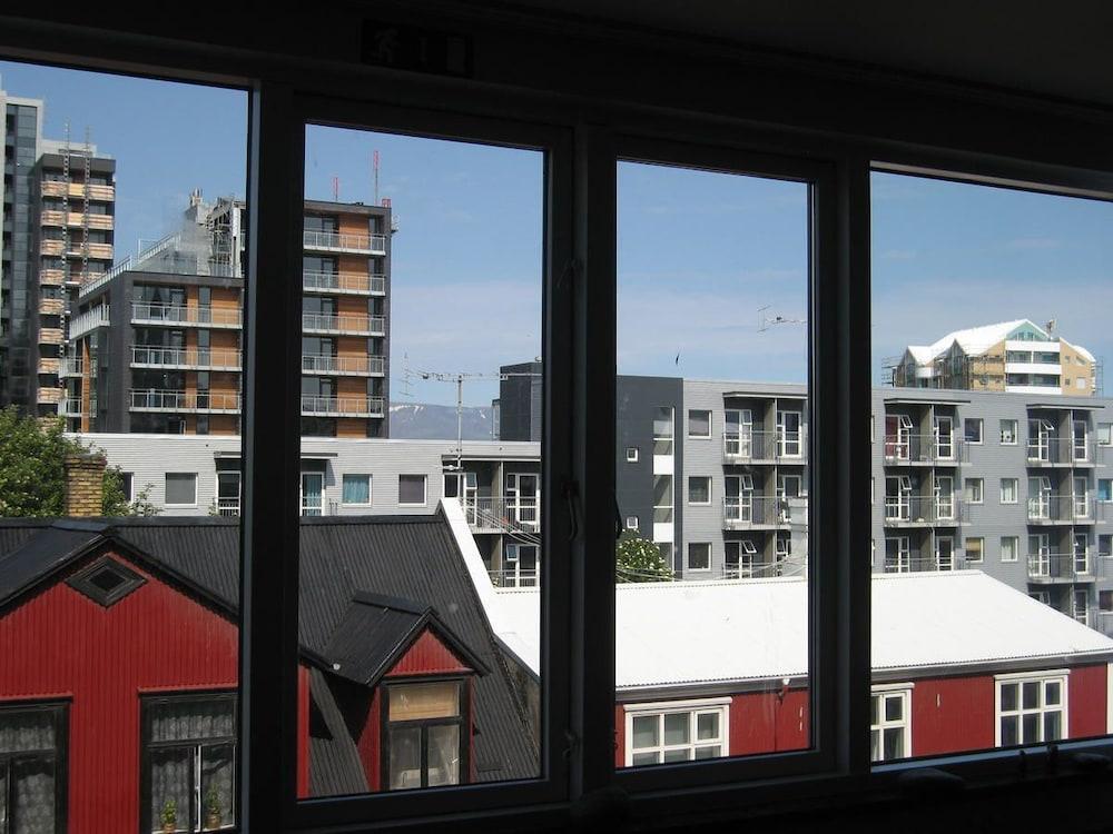 Stylish Downtown Reykjavik Apartments 2