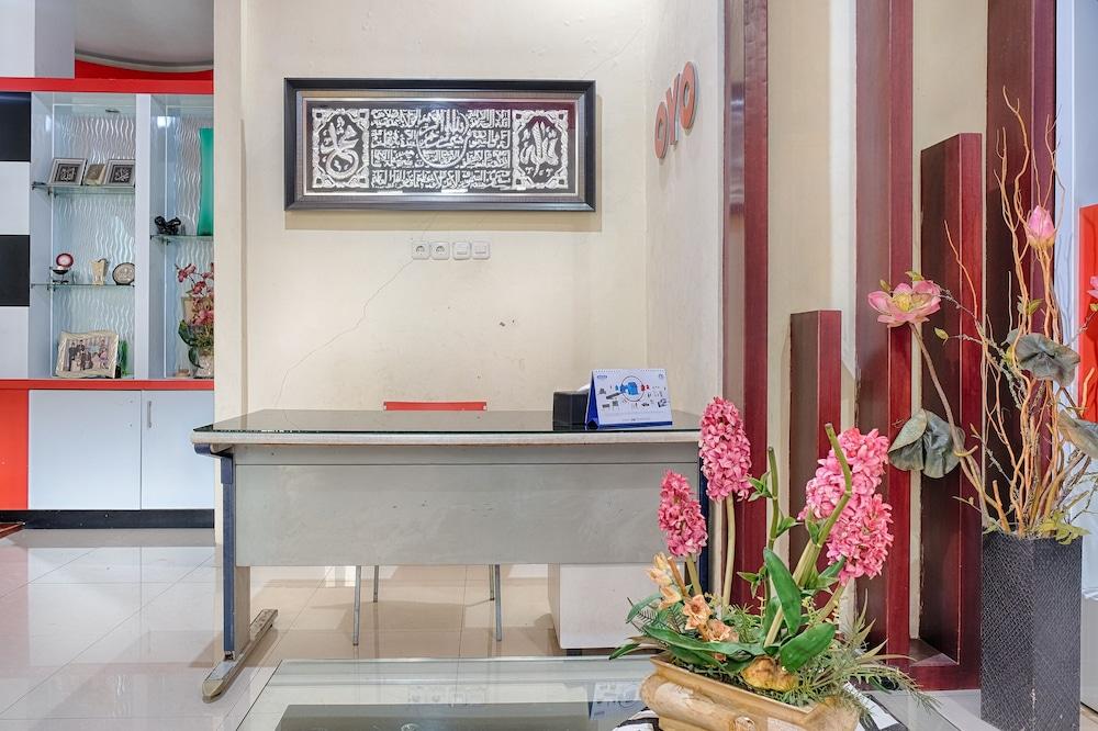 Pondok Dian Syariah by Oyo Rooms 2