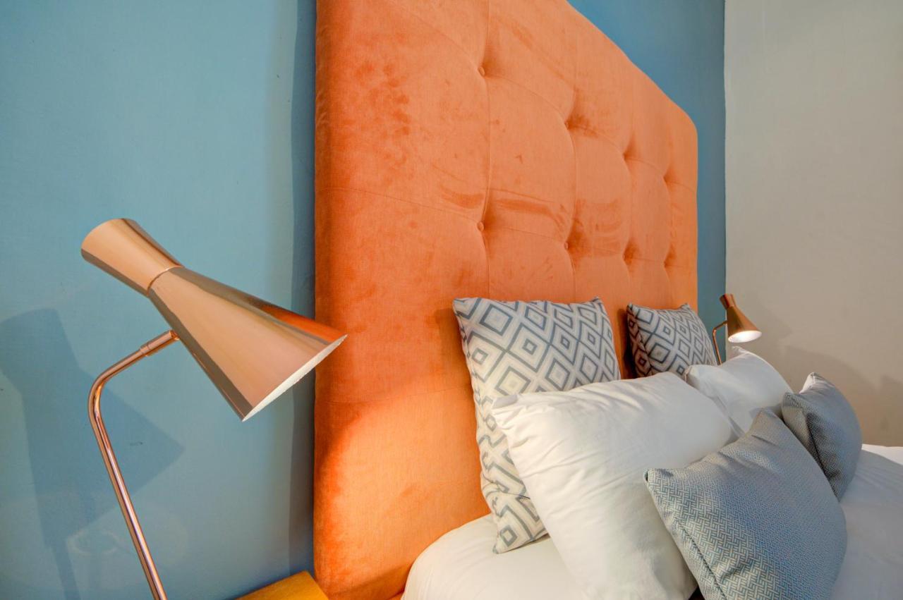 The House in Old Mint Street 1