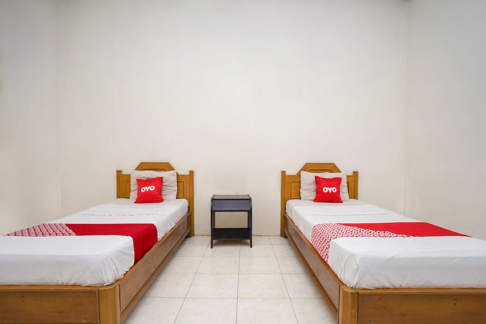 Hotel Pelangi Harapan by Oyo Rooms