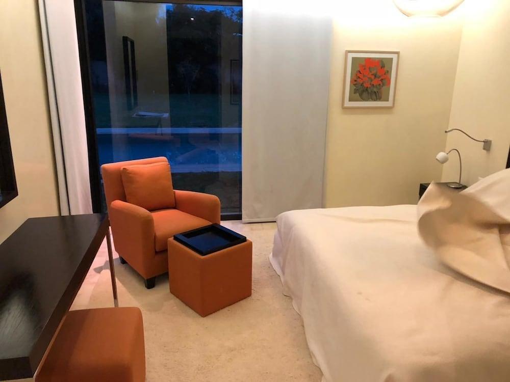 Belle Villa Front Golf 2