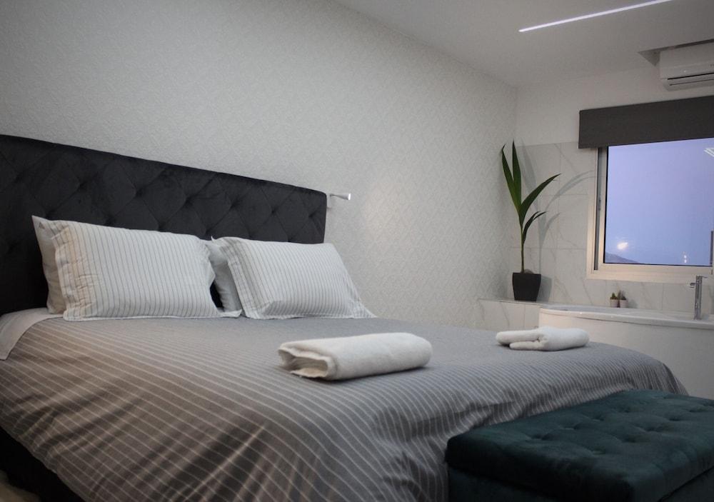 Purple Orange Luxury Suites 2