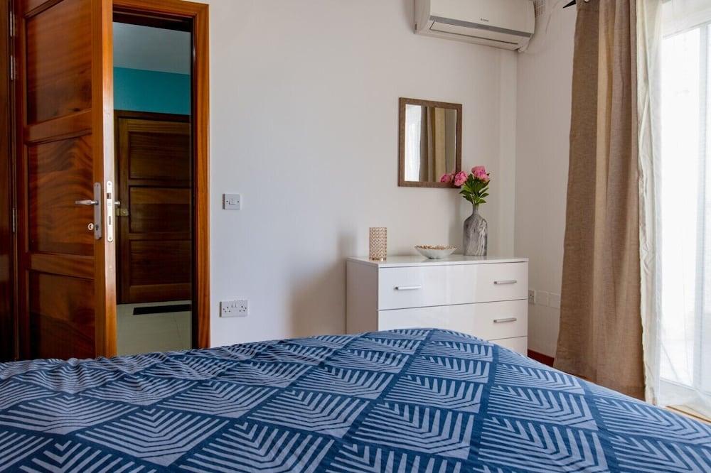 Luxury 3br Apartment by the Sea, Prime Location 1