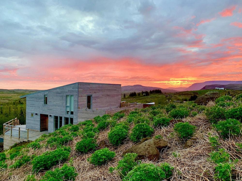 Designers Villa Near Alafoss Waterfall
