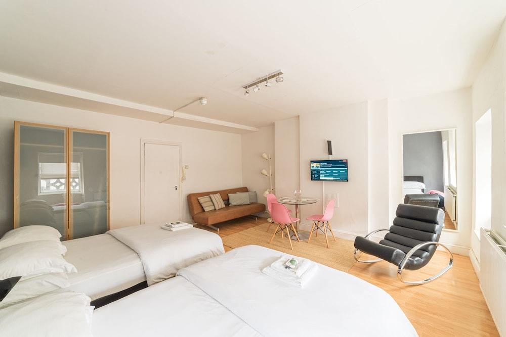 Spacious Studio Apartment Soho Square 2