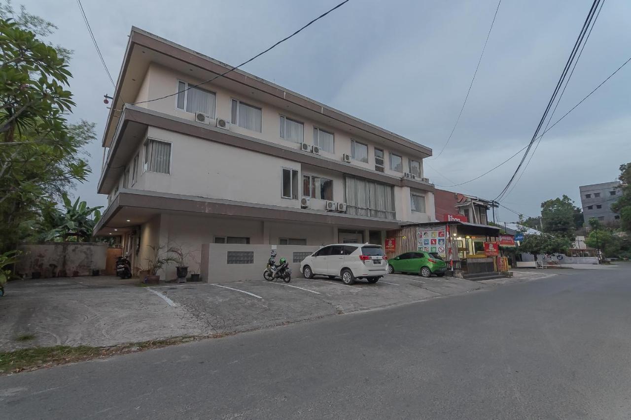 Barkah Guesthouse by Reddoorz 2