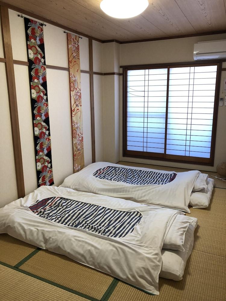 Kanazawa Hachitabi Kasaichi 1