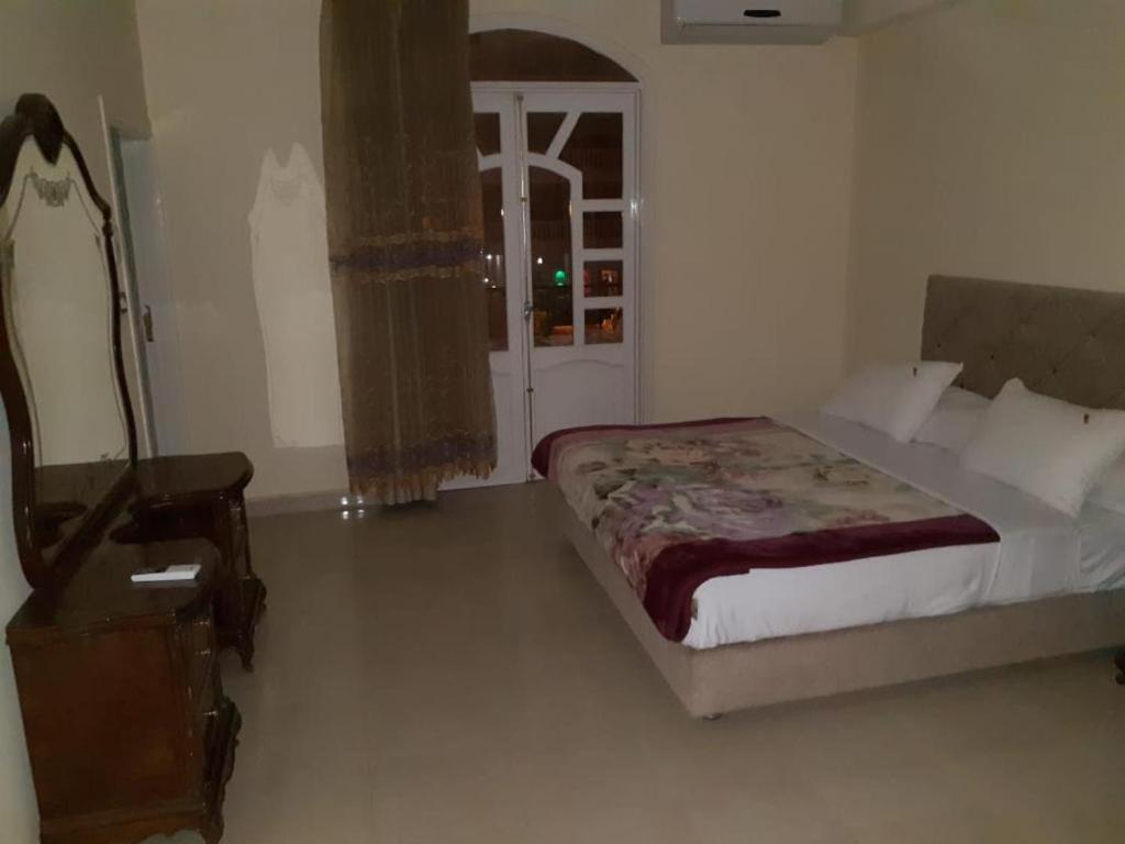 Villa Luxor with Pool 2