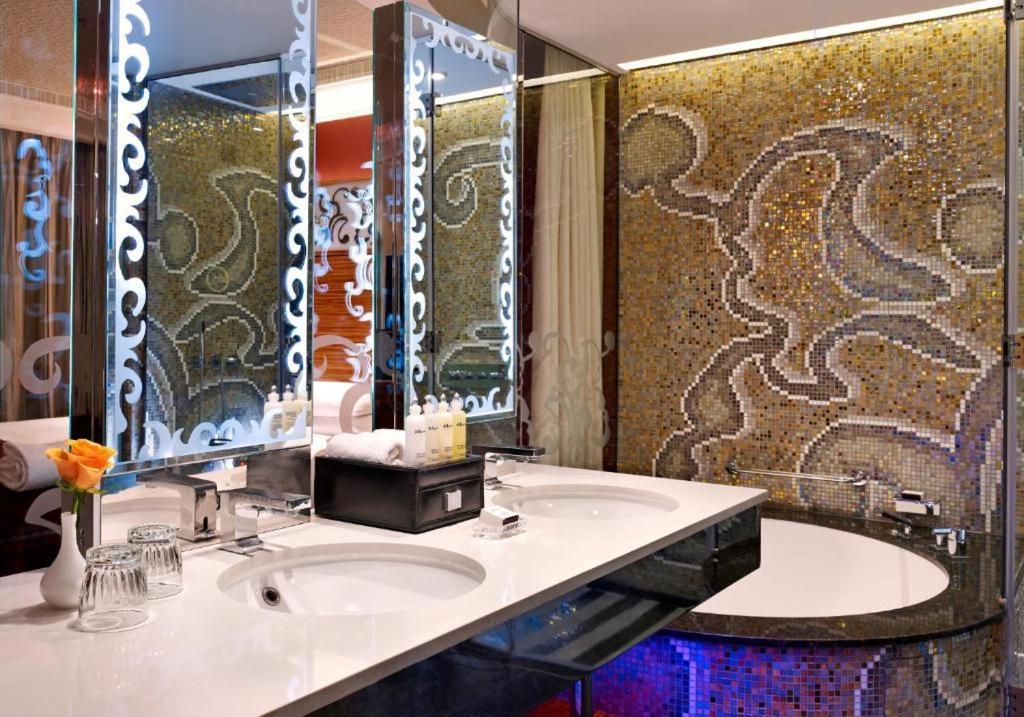 Villa Luxor with Pool 1