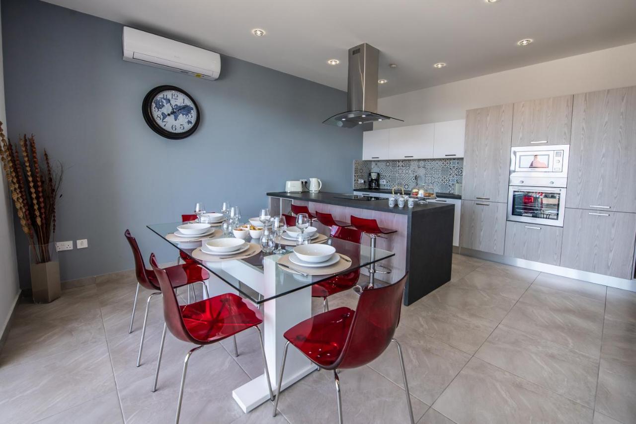 Clifftop Modern Apartment 2