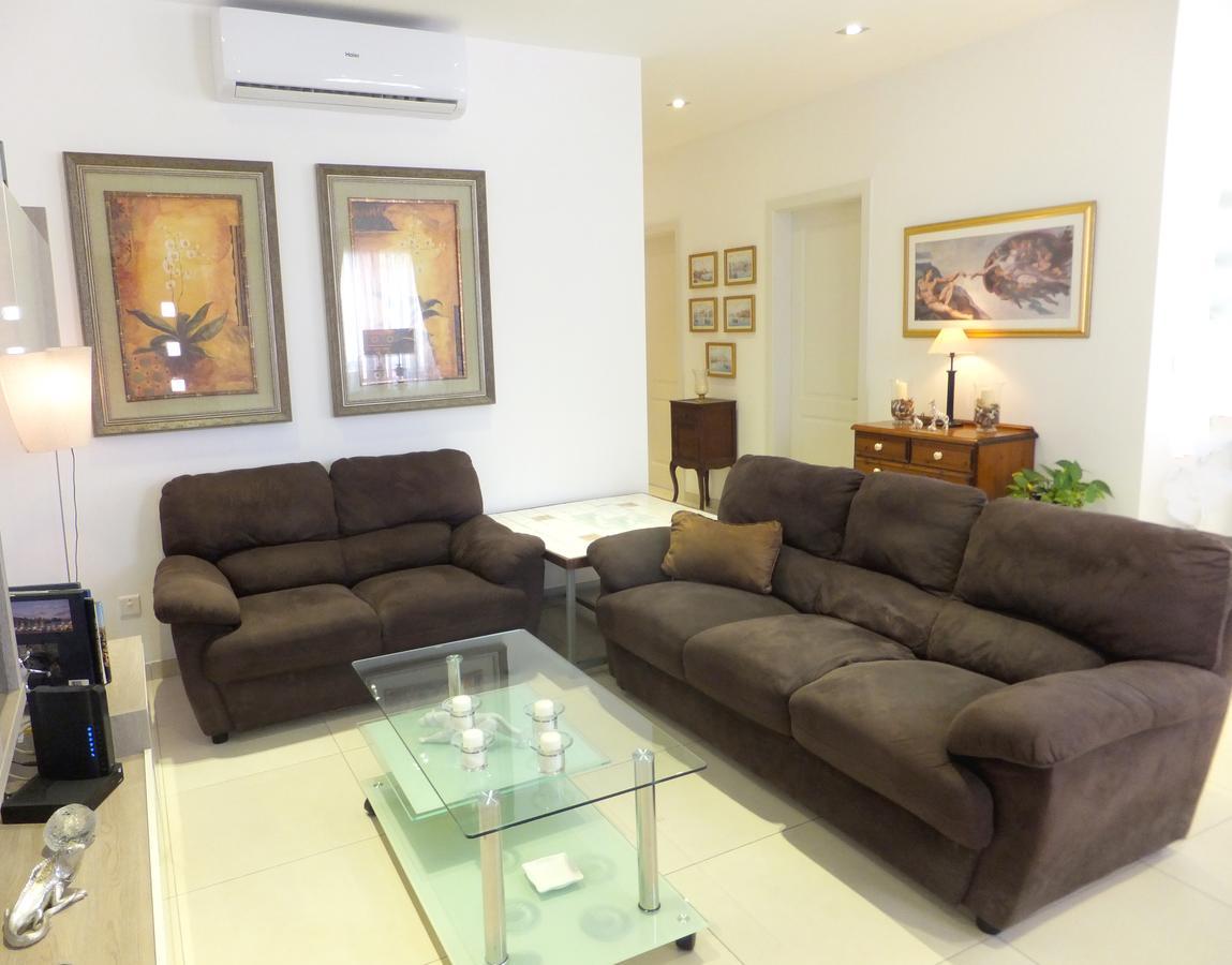 Cozy Rooms - Great Bus Connections - Free Parking 2