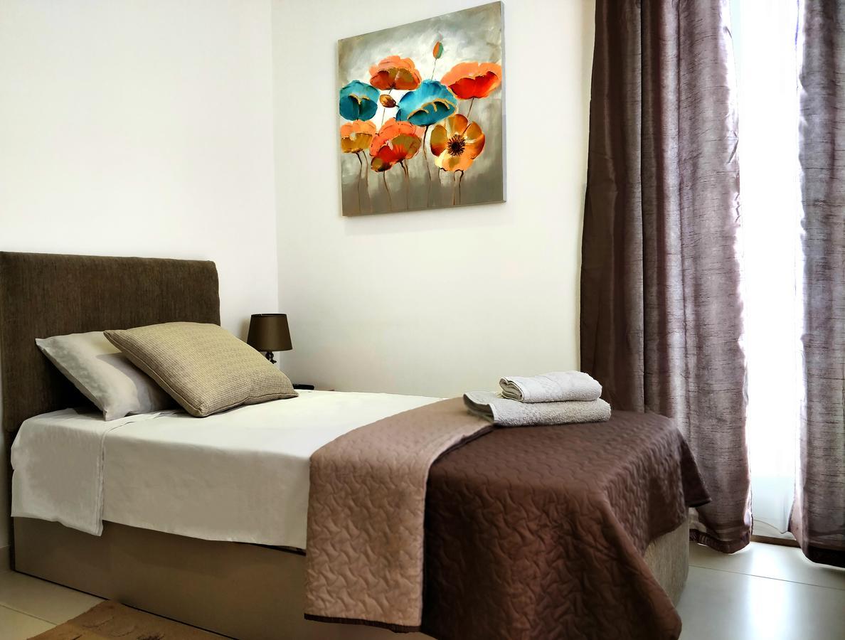 Cozy Rooms - Great Bus Connections - Free Parking 1