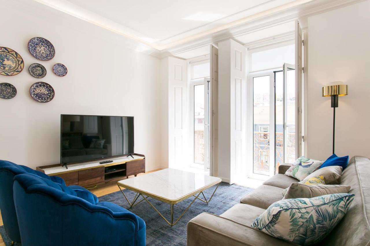 Lisbon Luxury Retreat! 2 Suites, Balcony & Views!! 1