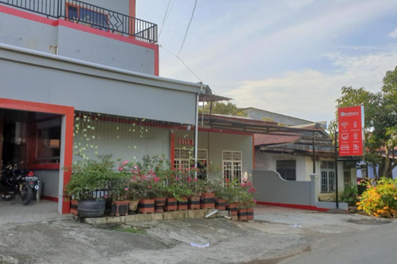 Hotel Yaki Mamuju by Reddoorz 1