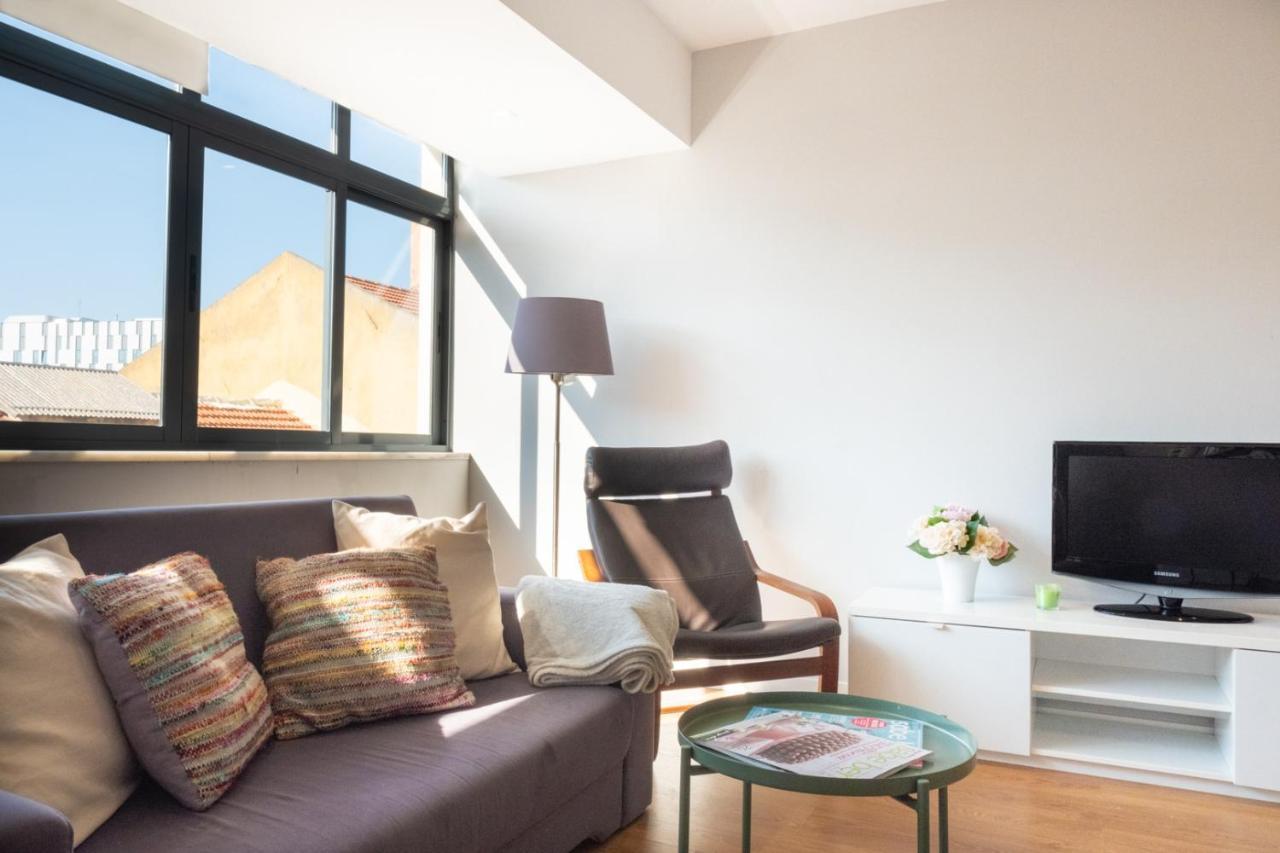 Bright American Style in the City Center 76 by Lisbonne Collection 1