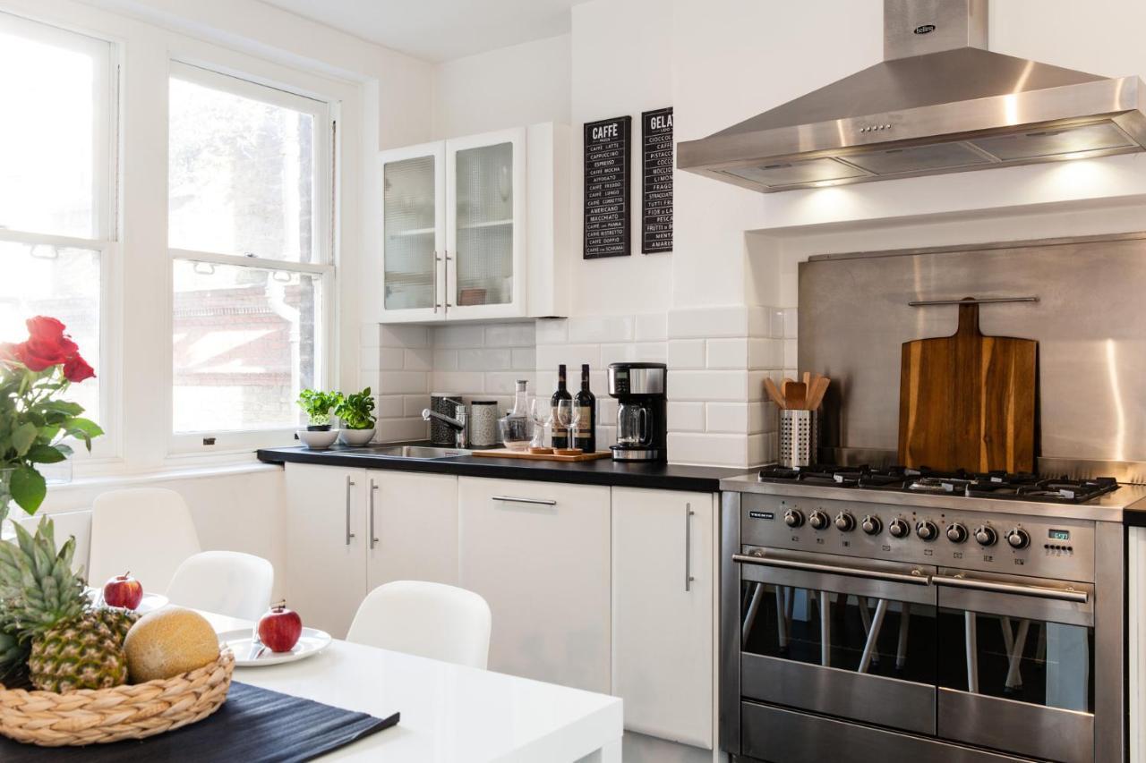 Huge & Central 3 Bedr, 4 Beds, Covent Gdn 1