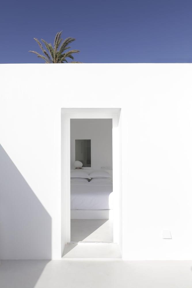 Aesthesis Boutique Villas Fira 1