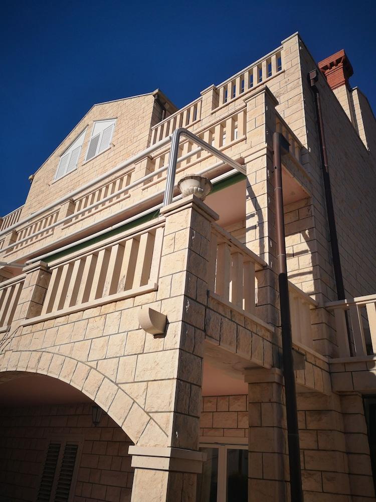 City Apartments Lani 1