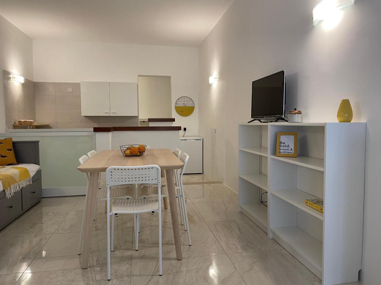 Entire Central Valletta Home 2