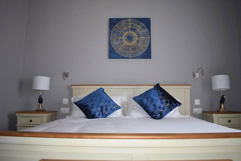 Modern Luxury Villa in St. Julians 1