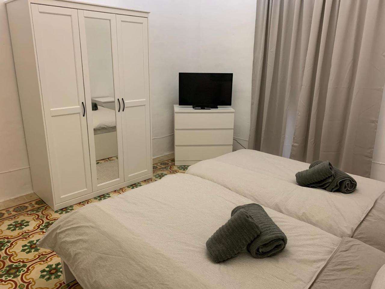 2 Bedroom Apartment in the Centre of Valletta 1