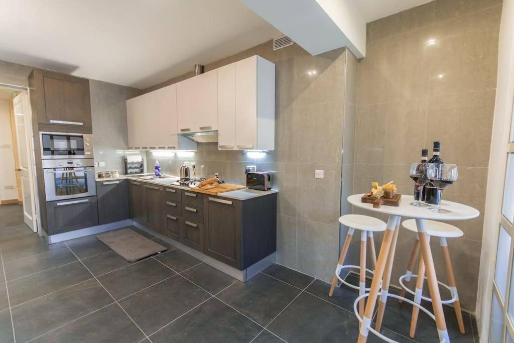 Central Valletta House 1