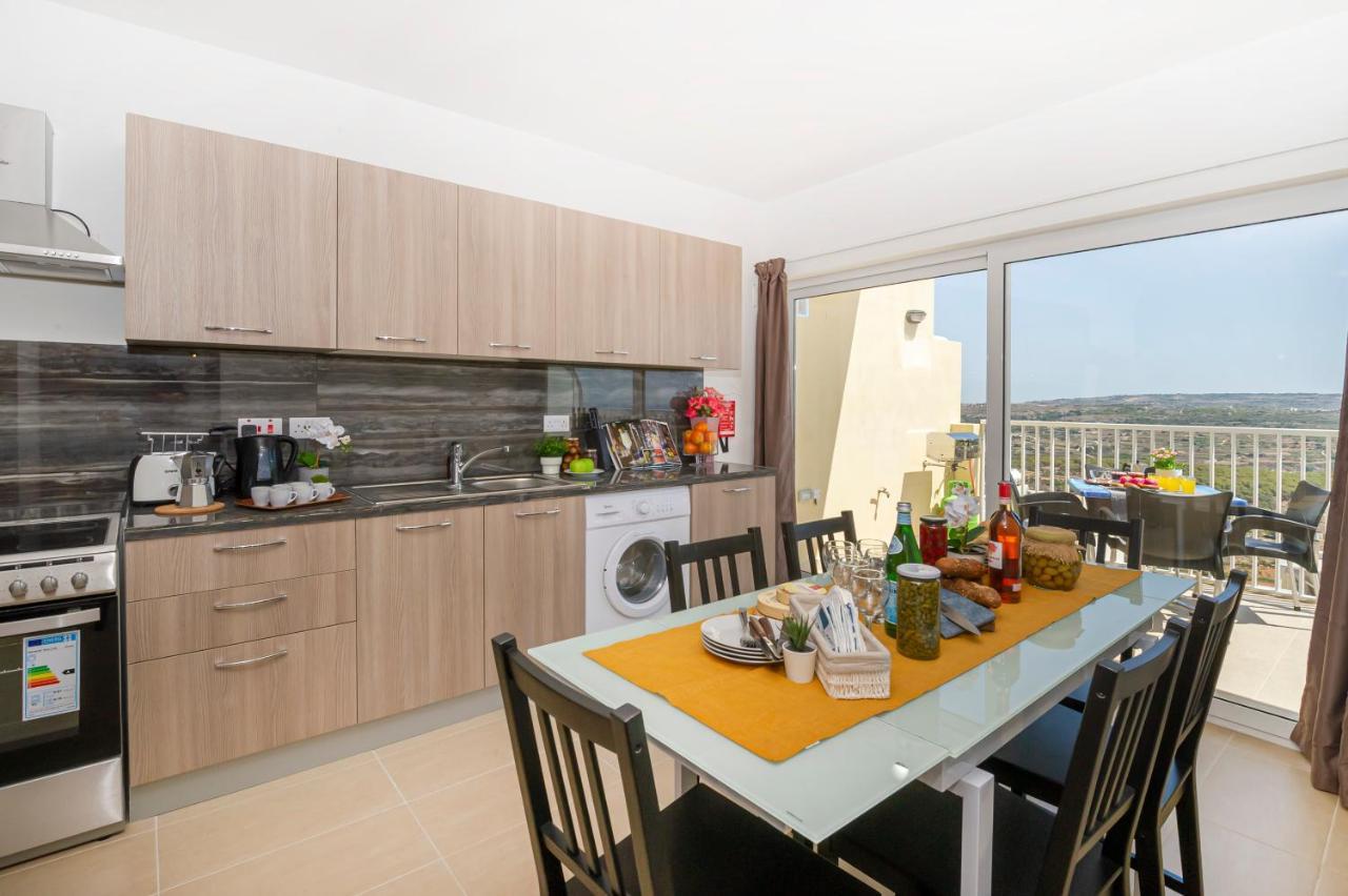 Summer Breeze Apartment with Terrace with Panoramic Views - by Getawaysmalta 1