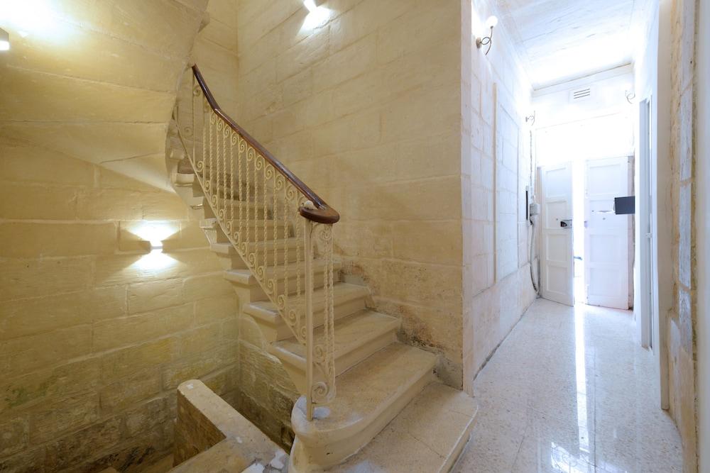 Valletta Boutique Living Hostel (Adults only) 1