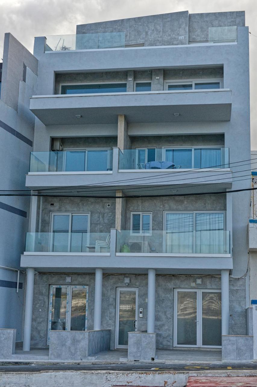 Beachfront with Seaviews Apartment No56 Award Winner Unbeatable Location for Closeness To the Sea Ideal for Guests Looking for Winter Spring And Autumn Breaks in Sunny Malta Also Ideal for Coastal Hikers 2