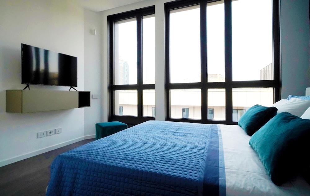 San Babila Modern Apartment 2