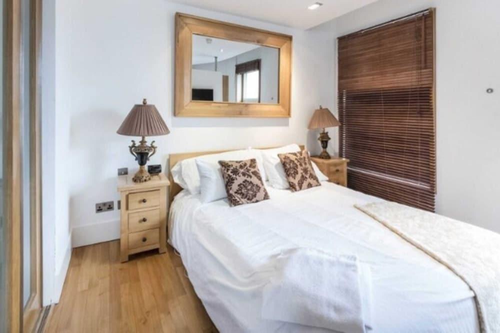 Luxury Flat with Panoramic View of Piccadilly Circus