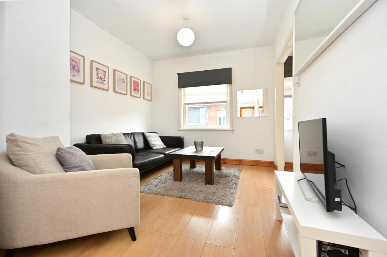 Carnaby & Oxford Street - Central Soho - One Bedroom - Double Bed & Sofabed