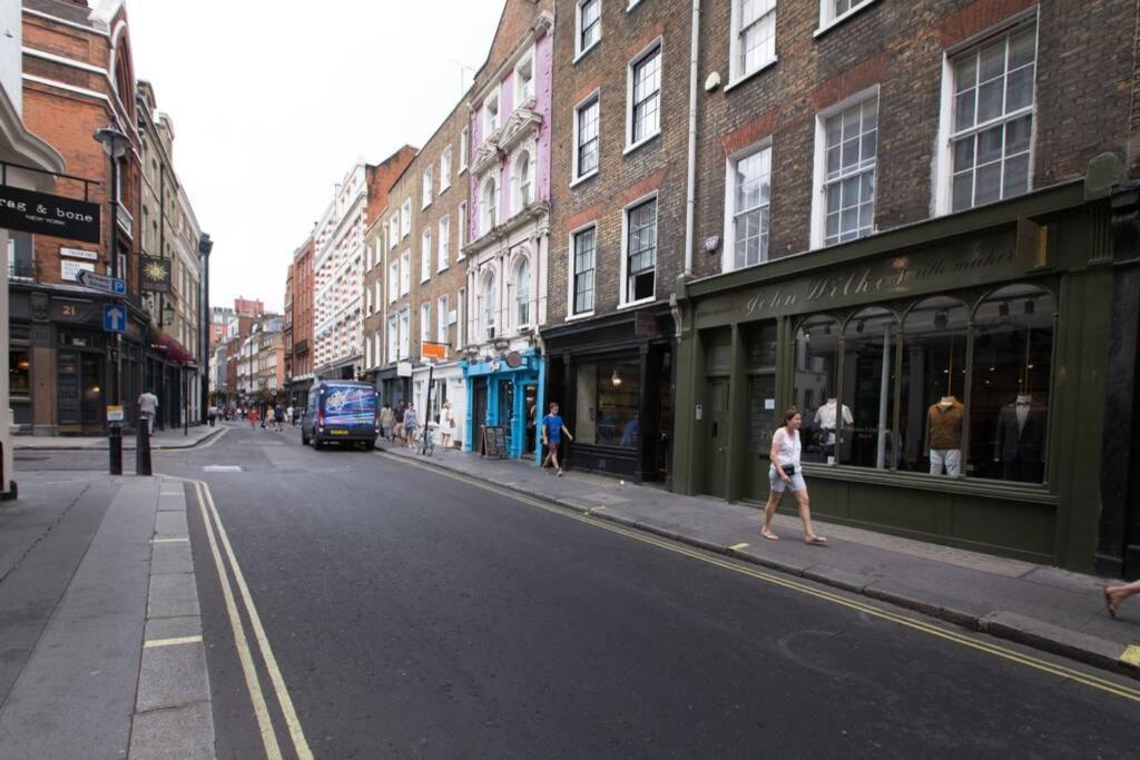 Superb One Bedroom Apartment in Soho 1