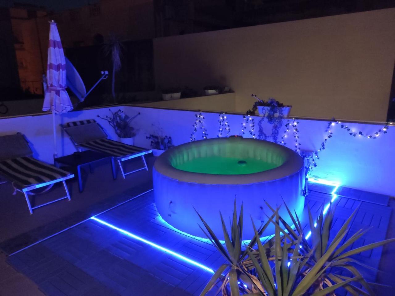 Studio Apartment with Private Terrace, Jacuzzi & Views 1