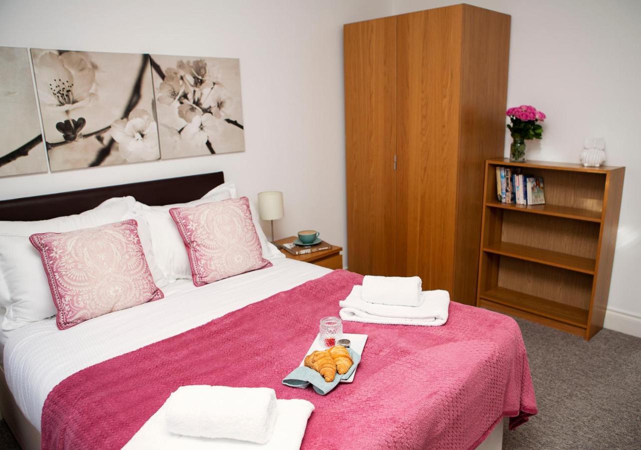 Apt 2, Trafalgar Square 2nd Floor by Indigo Flats 1