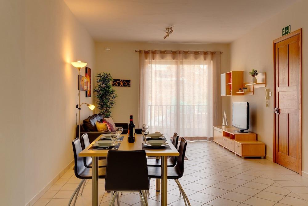 Valletta And Harbour Views Apartment in Central Sliema 1