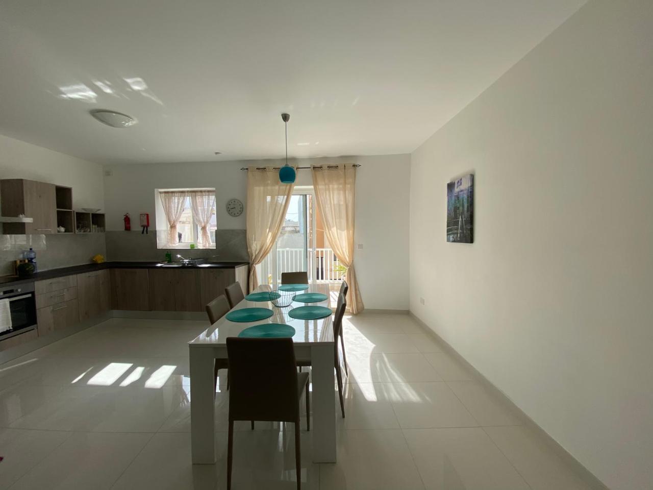 Sunshine Apartments Mellieha - Modern Three Bedroom Apartment - Apt No 2 1