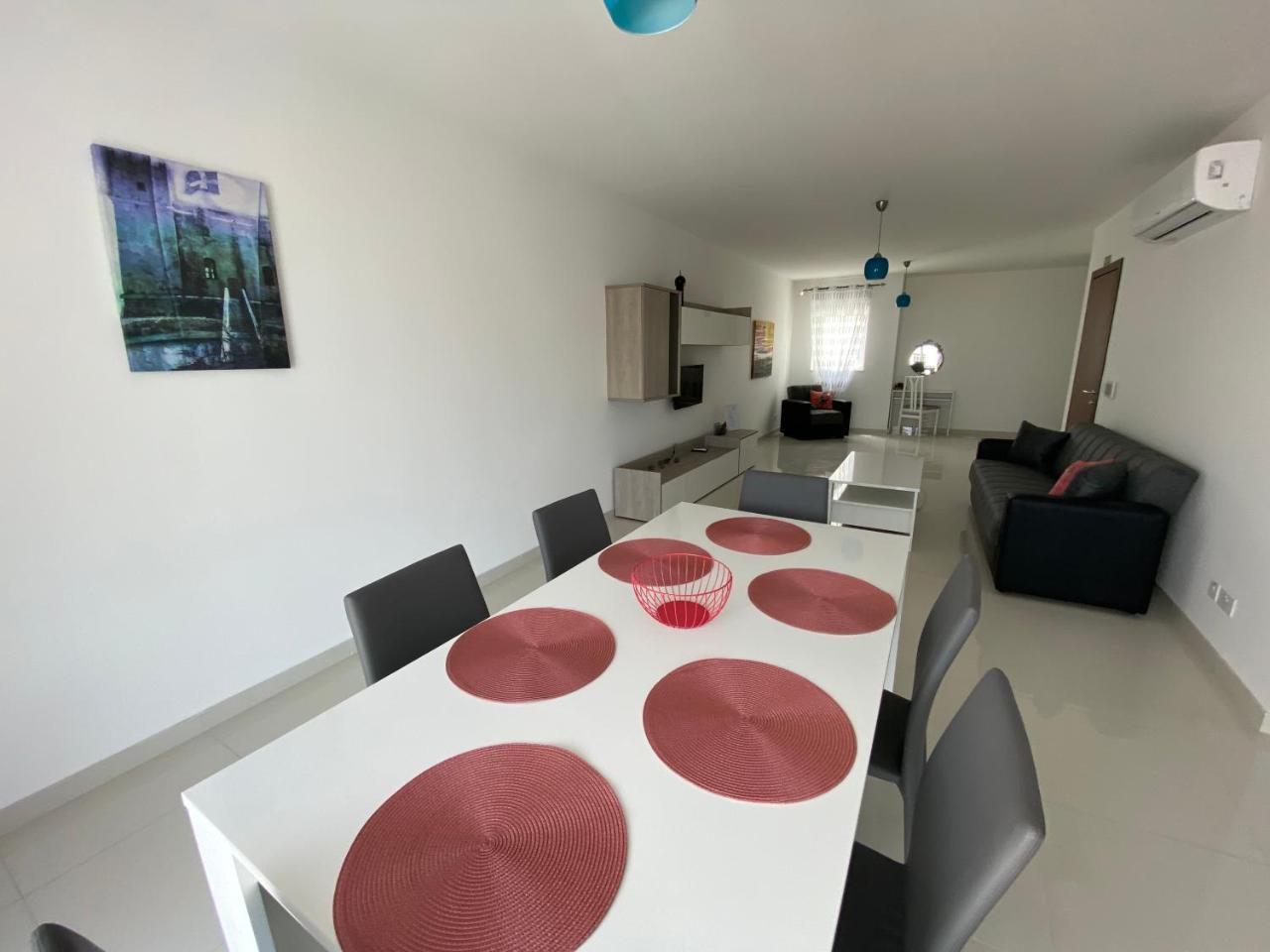 Sunshine Apartments Mellieha - Modern Three Bedroom Apartment - Apt No 1 2
