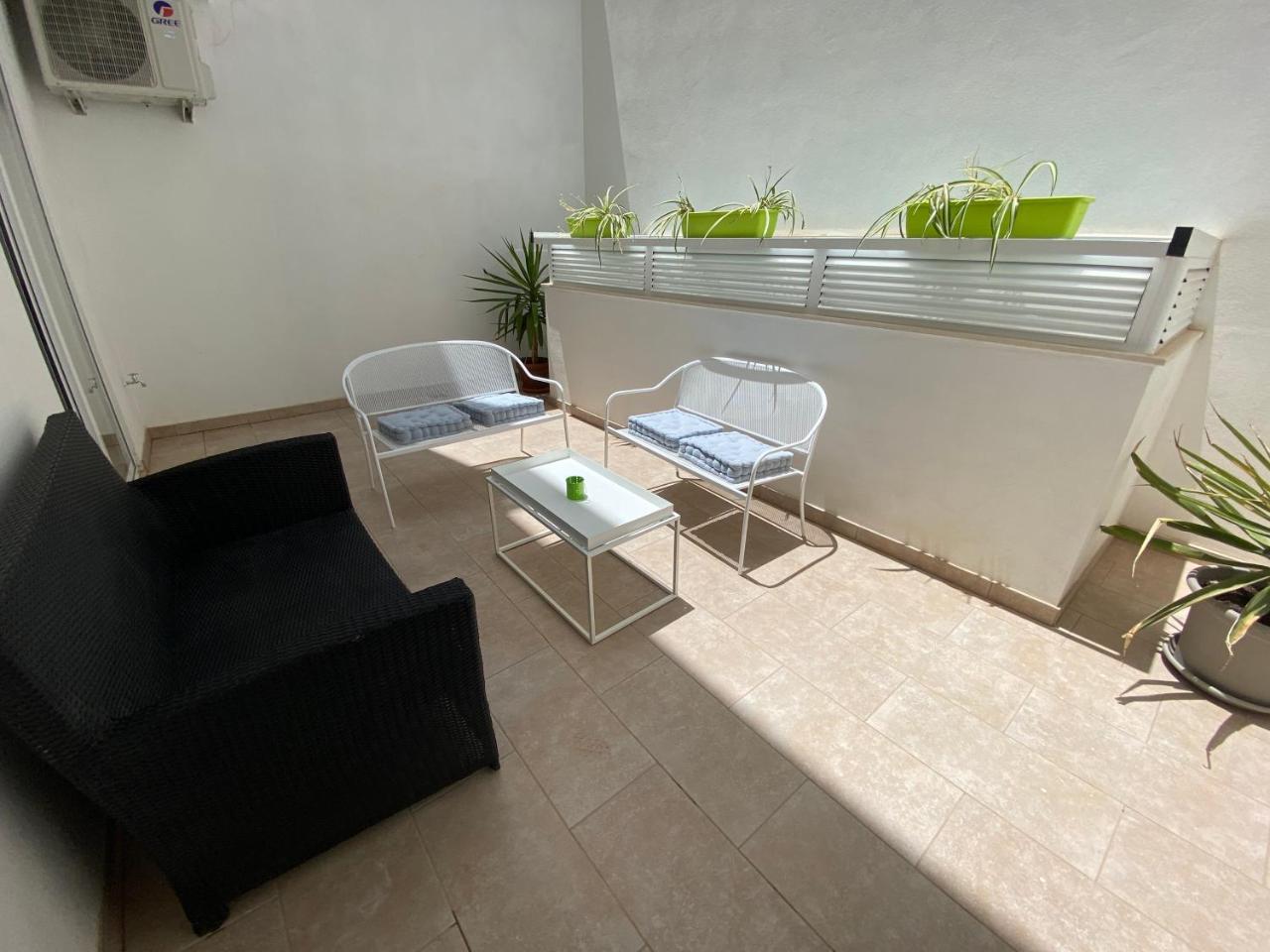 Sunshine Apartments Mellieha - Modern Three Bedroom Ground Floor Apartment with Yard 2