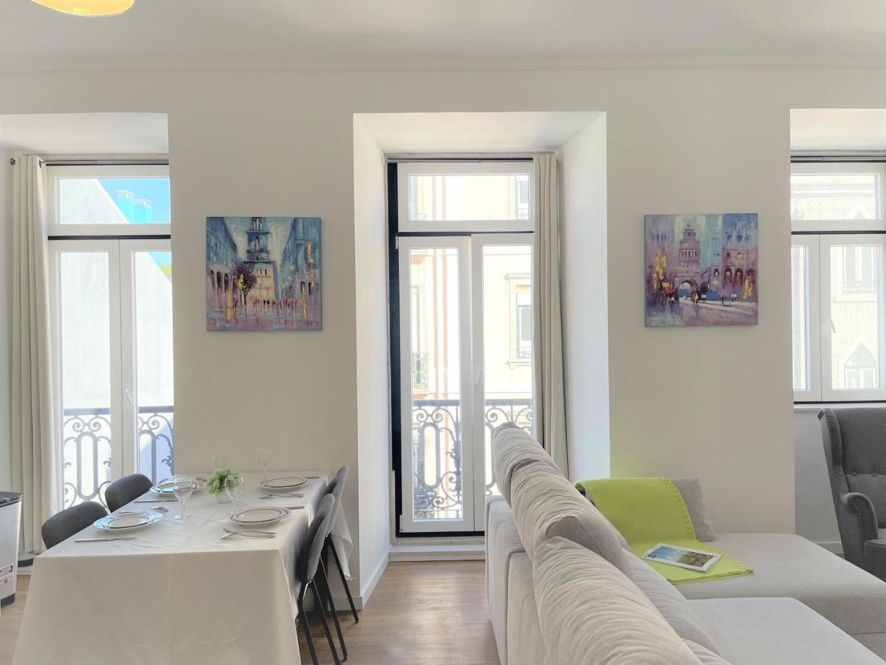 Lisboa Intendente 3bedroom Apartment with Balcony 1