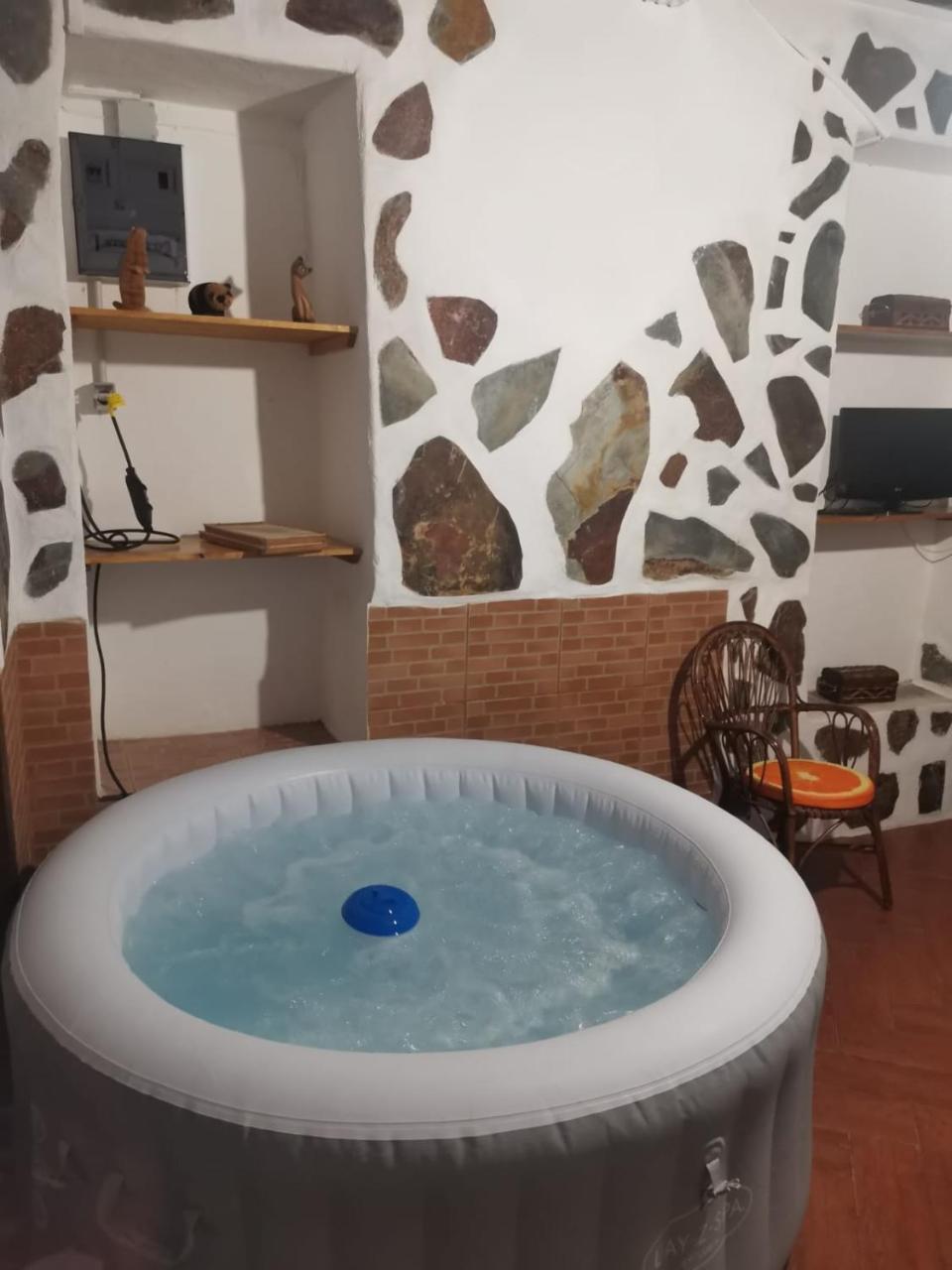 Casita Rural Con Jacuzzi Climatizado.