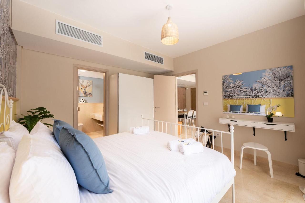 Exotic 1bdr W Outdoor Terrace Pool & Beach Access 2