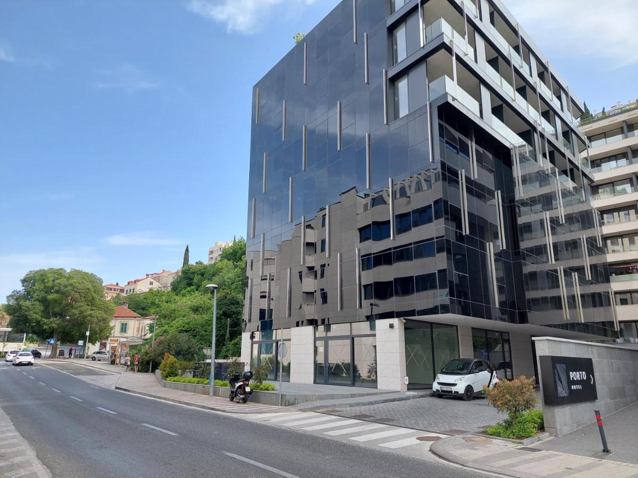 Gorgeous Dubrovnik Sea View Apartment with Free Parking 1