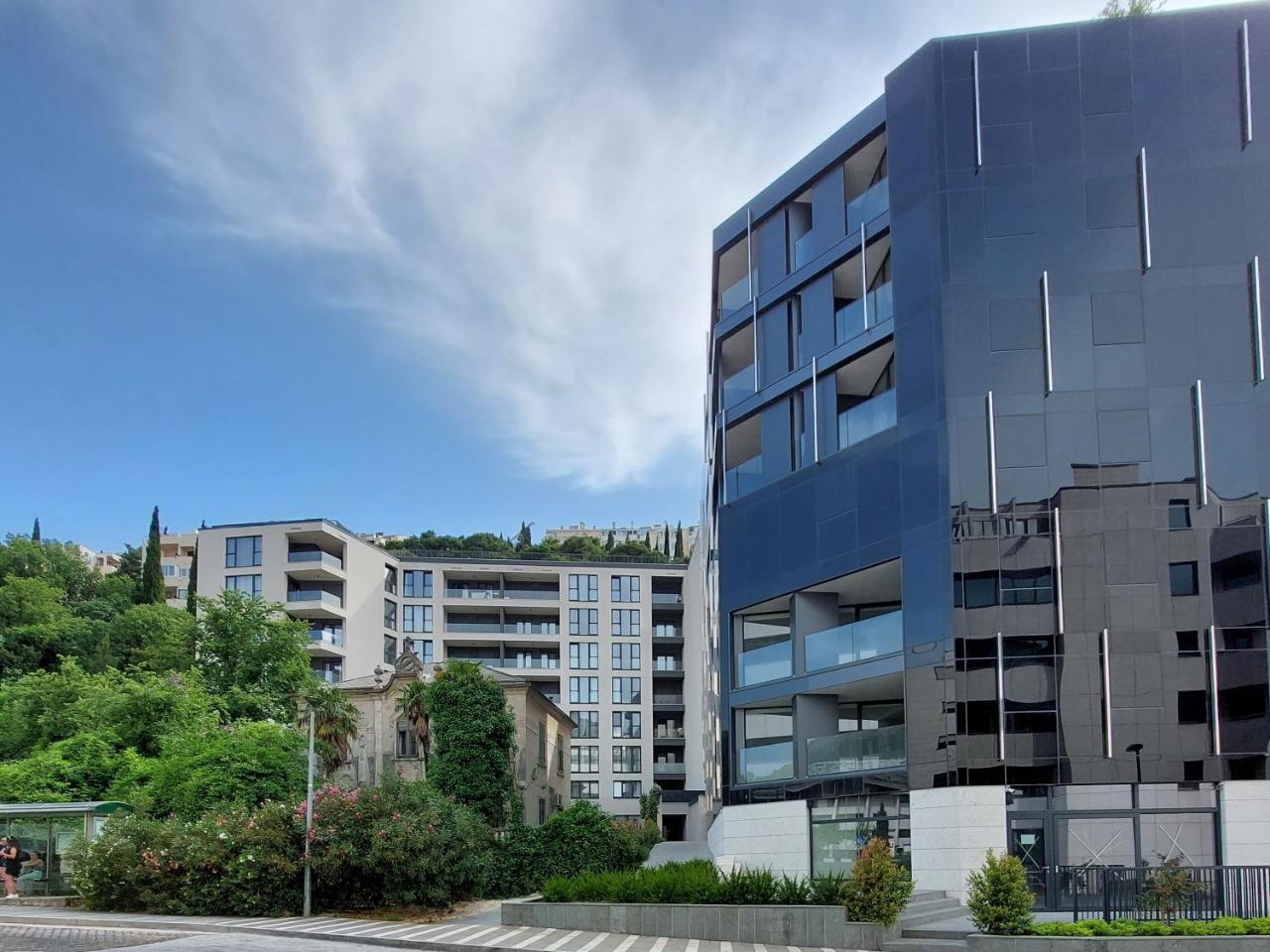 Gorgeous Dubrovnik Sea View Apartment with Free Parking 2