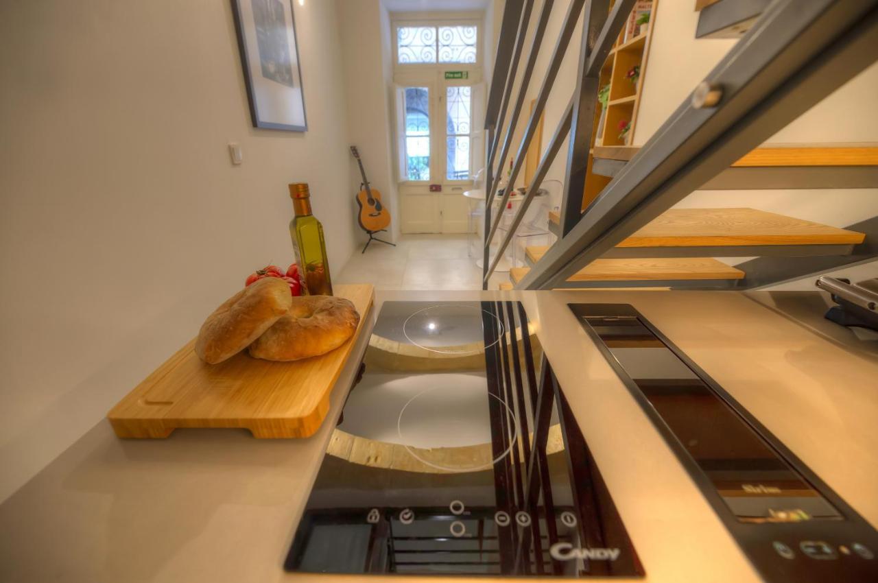 Cute And Modern Duplex Apartment in Ideal Location Rcas1-1 1